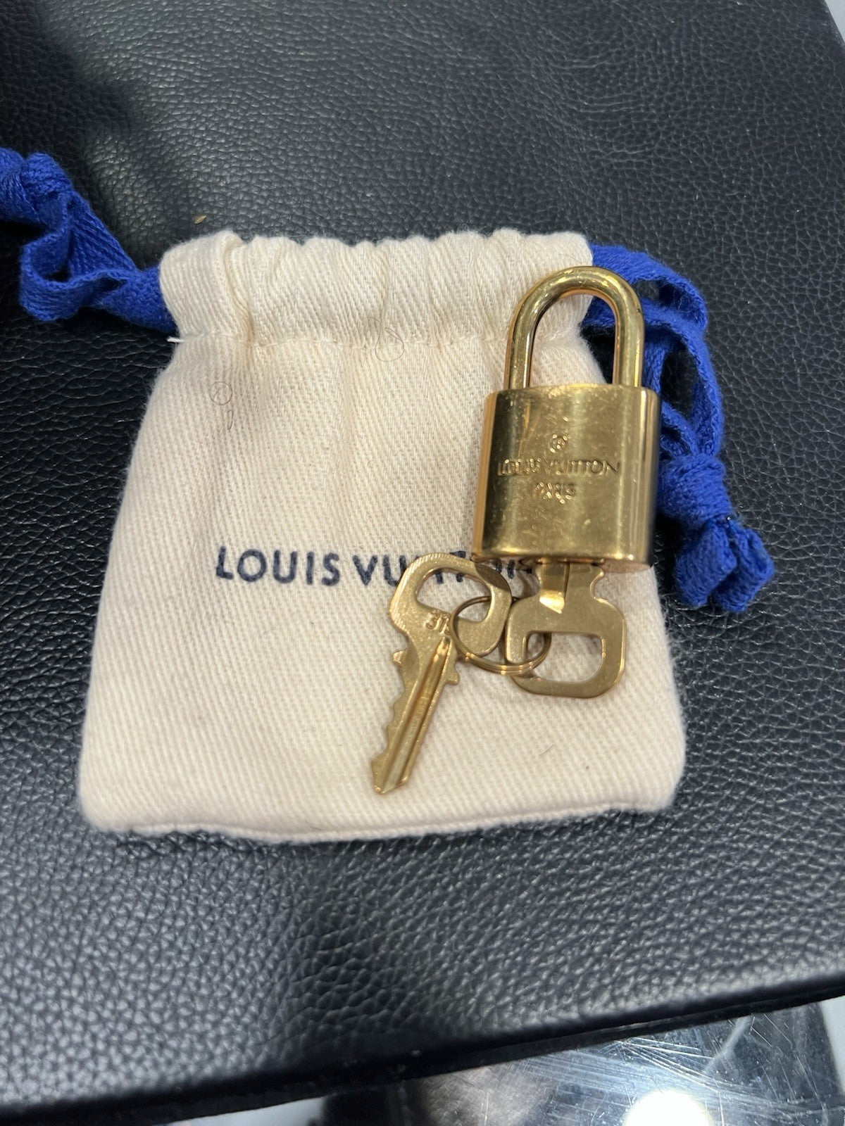 Louis Vuitton 2024 Monogram Keepall 55 With Duster Lock & Key