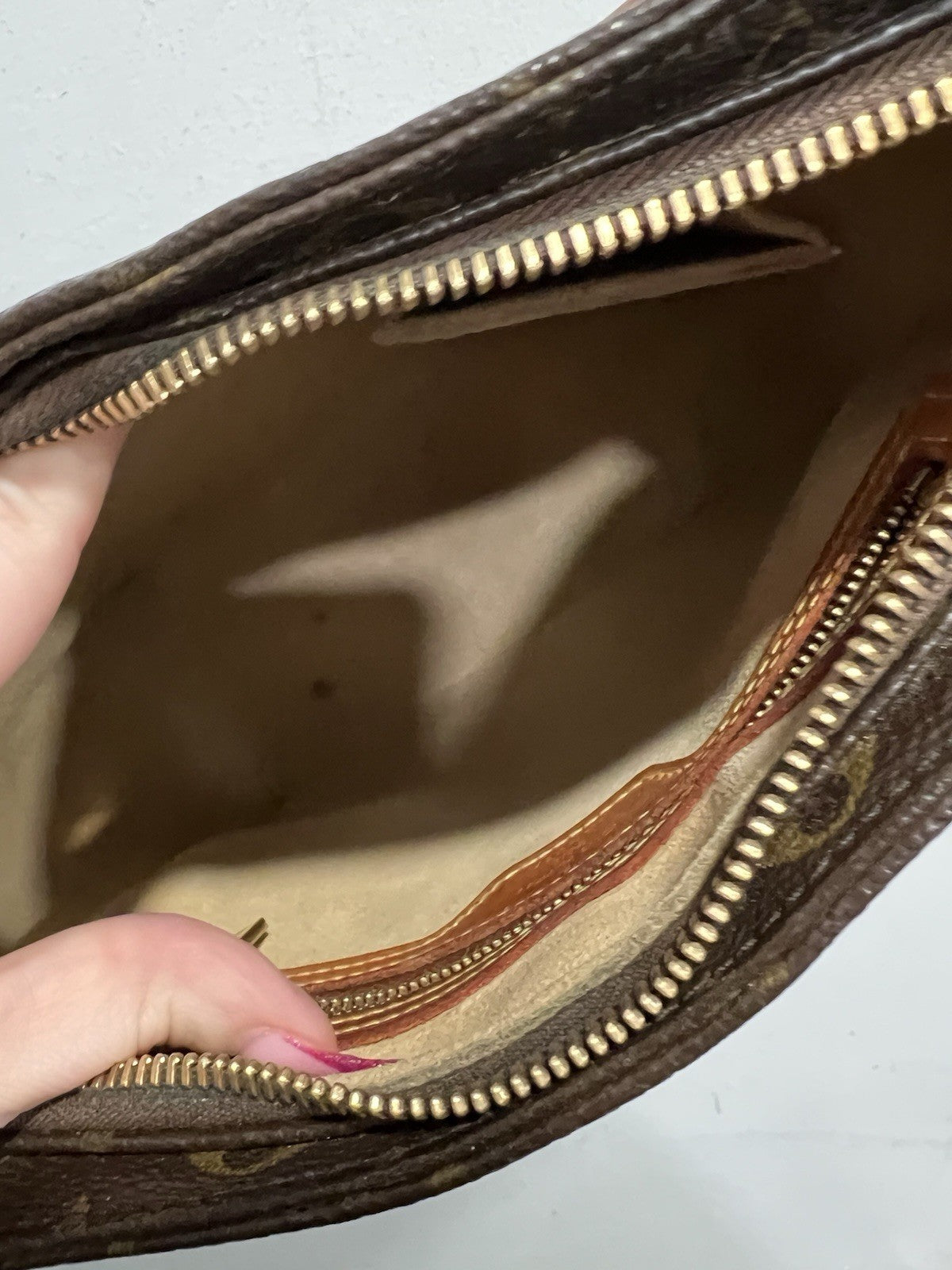 Louis Vuitton Looping MM Monogran Canvas Shoulder Bag With Authentication