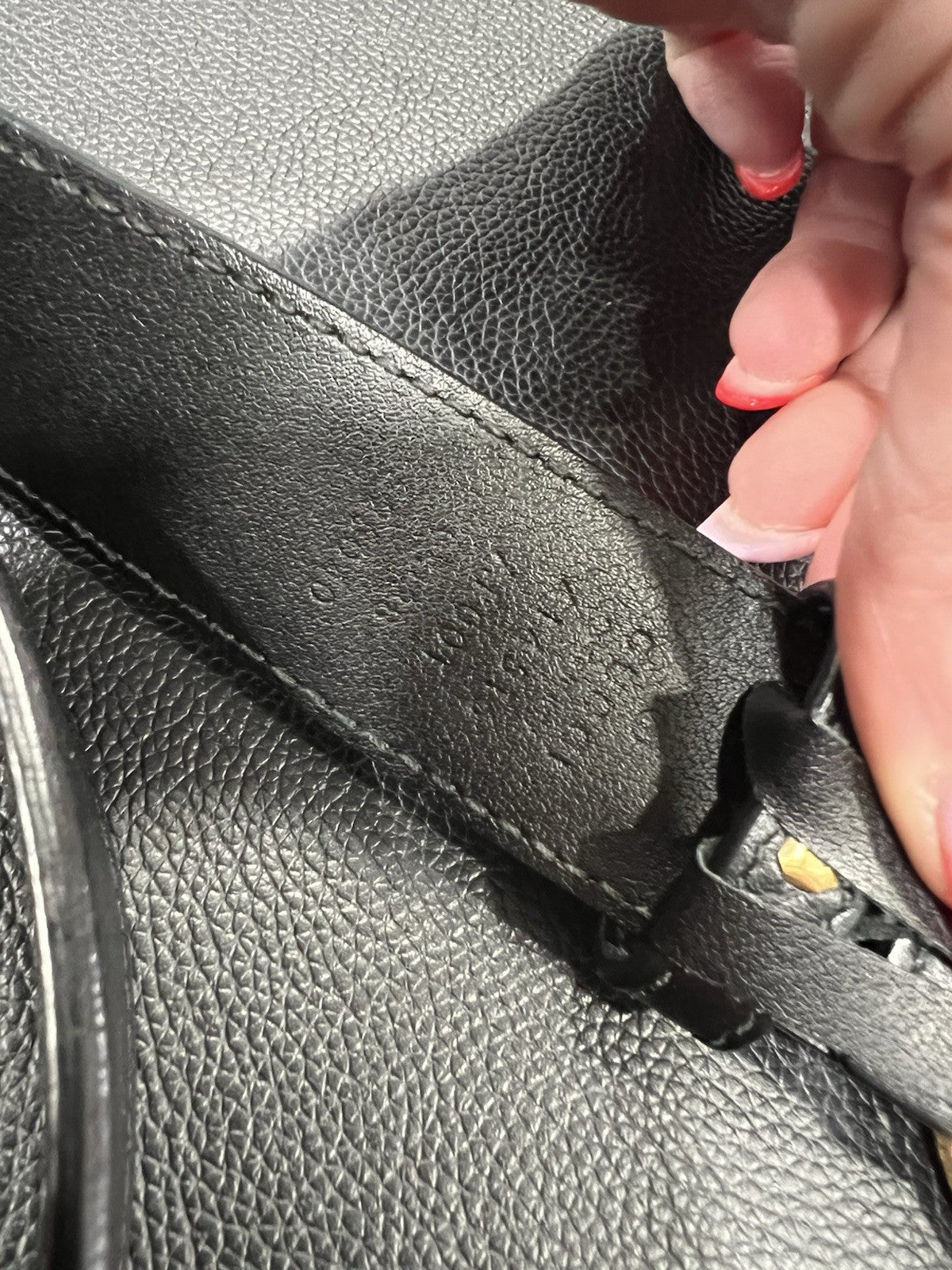 Gucci Marmont Antiqued Buckle Black Leather Belt Sizwe 95/38"