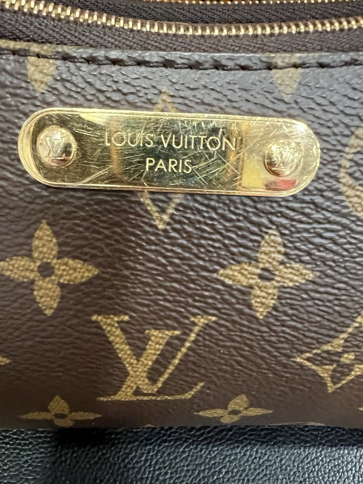 Louis Vuitton Monogram Liv Pochette Crossbody Box Duster & Bag Retail $1950