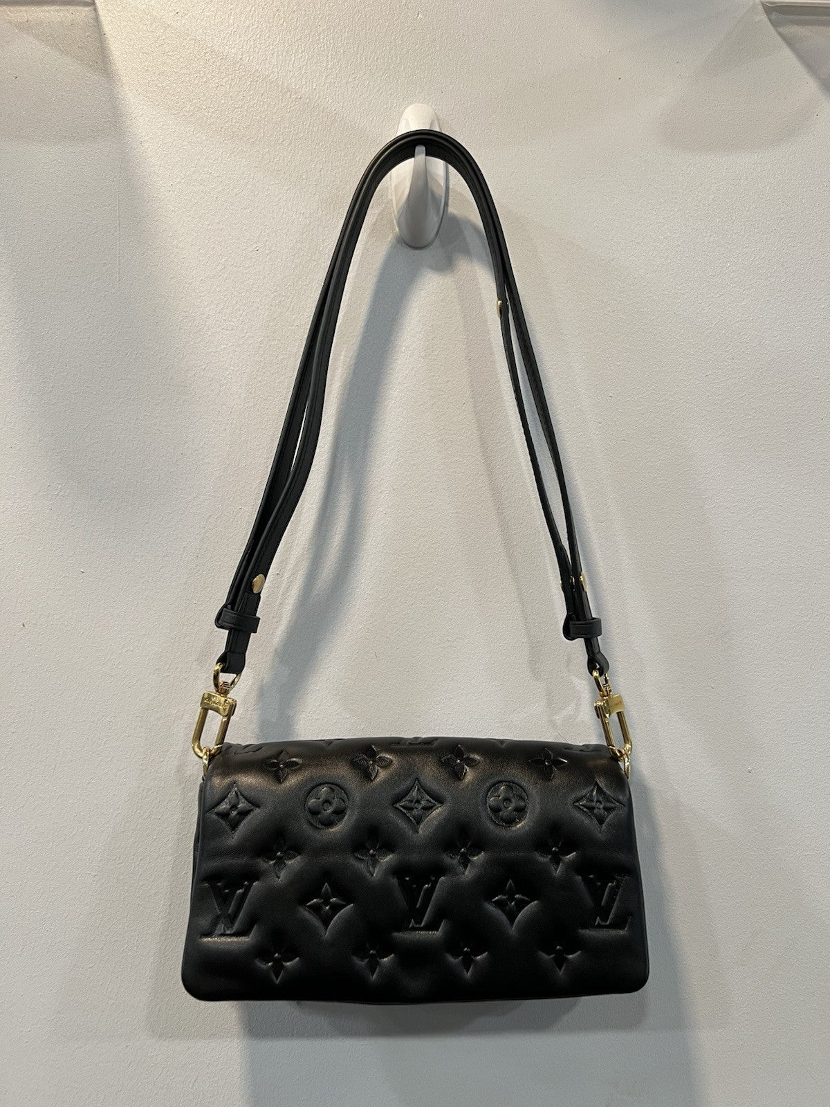 Louis Vuitton Pochette Coussin Noir Box Duster & Authenticity Retail $3150