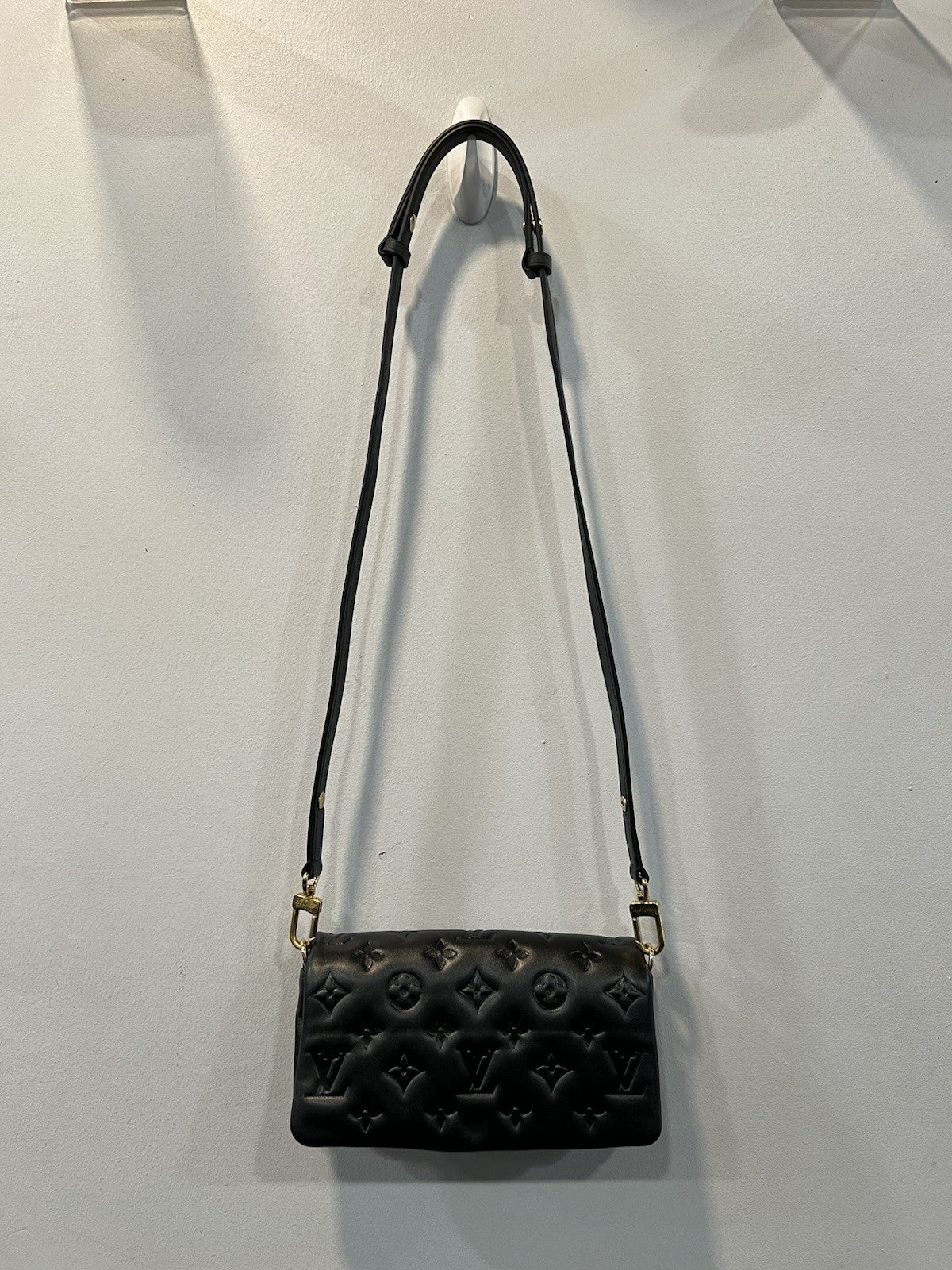 Louis Vuitton Pochette Coussin Noir Box Duster & Authenticity Retail $3150
