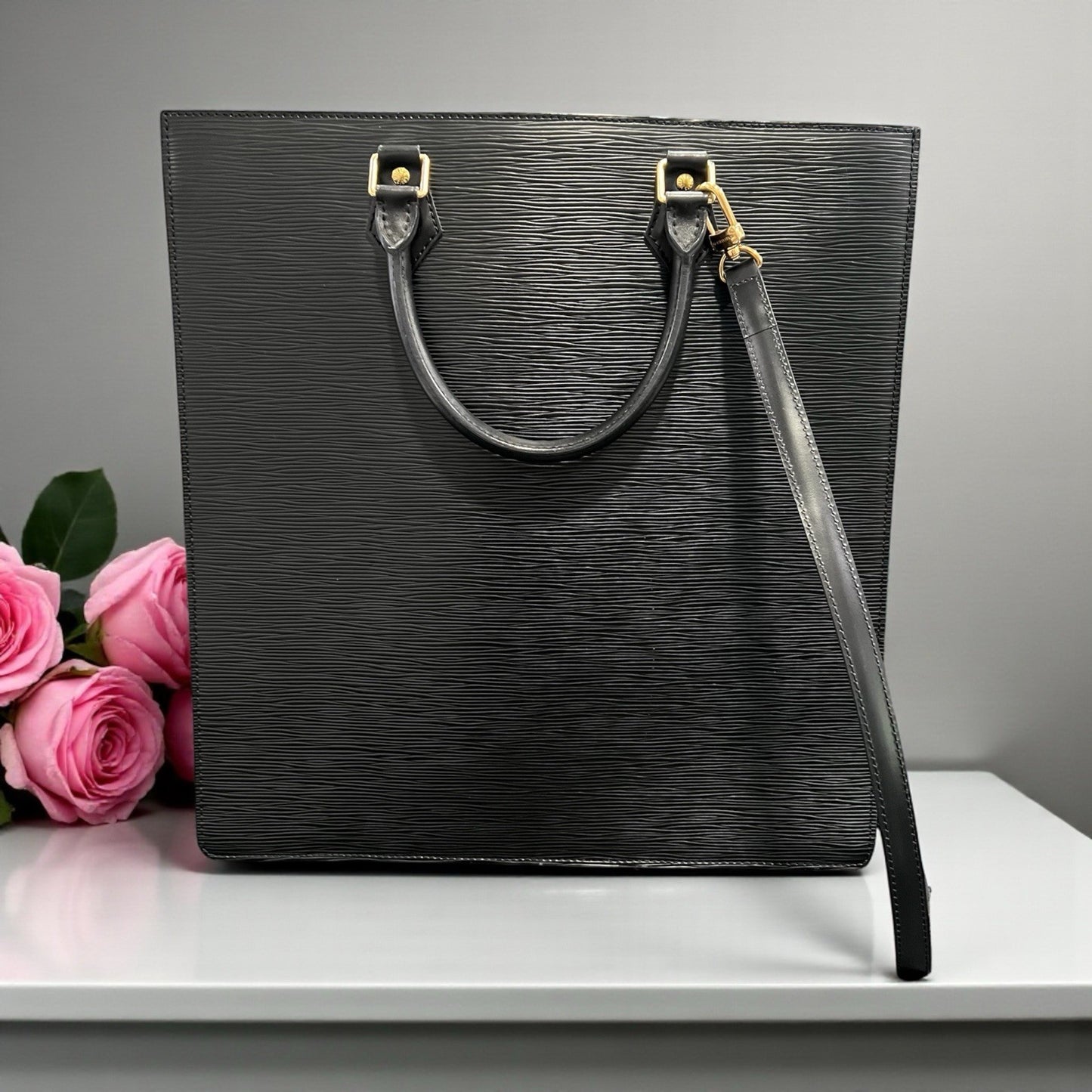 Louis Vuitton Black Epileather GM Sac Plat With Crossbody & Authenticity