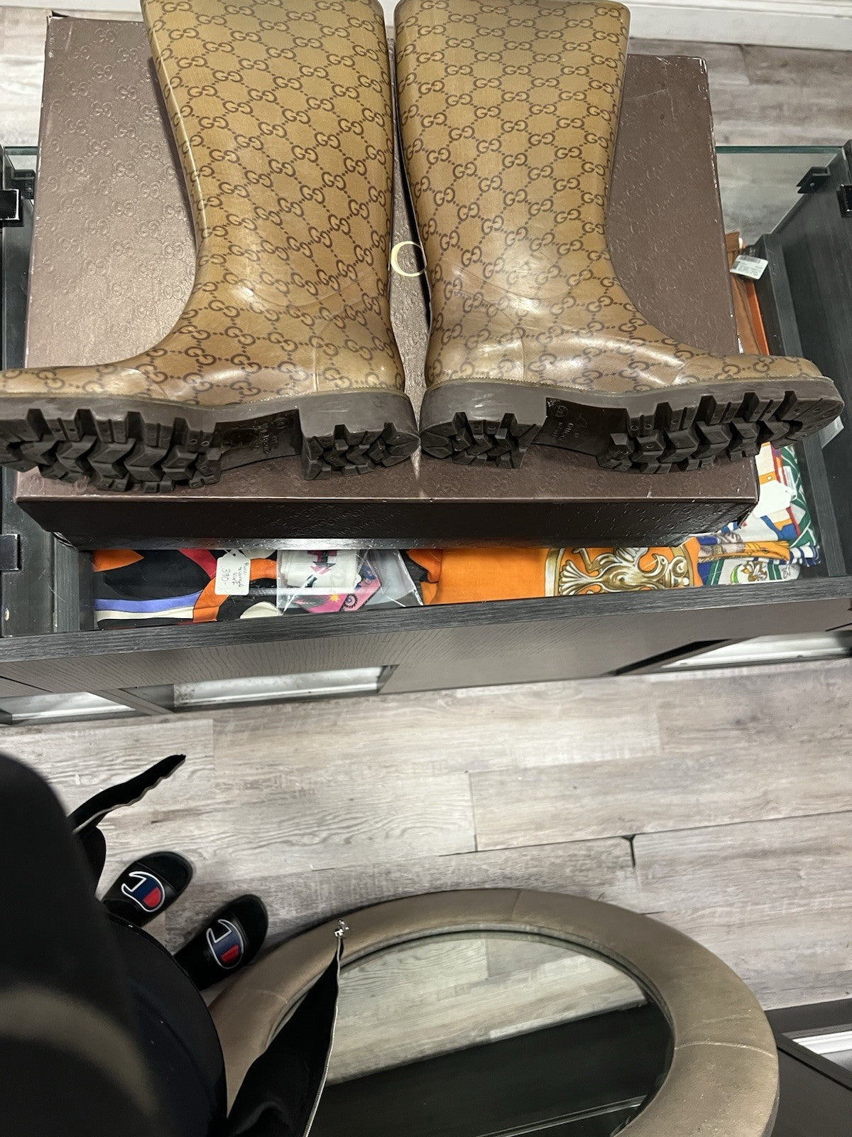 Gucci Signature Monogram Rubber Rainboots Size 6 Box & Duster