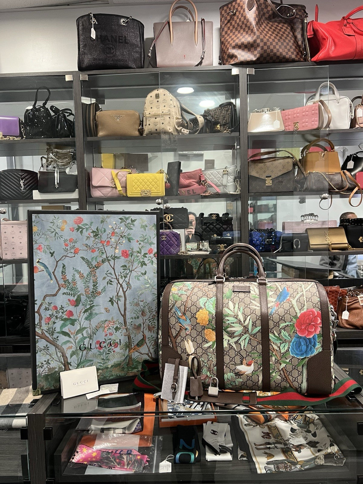 Gucci Supreme GG Tian Duffle Bag Limited Edition With Box lock key strap