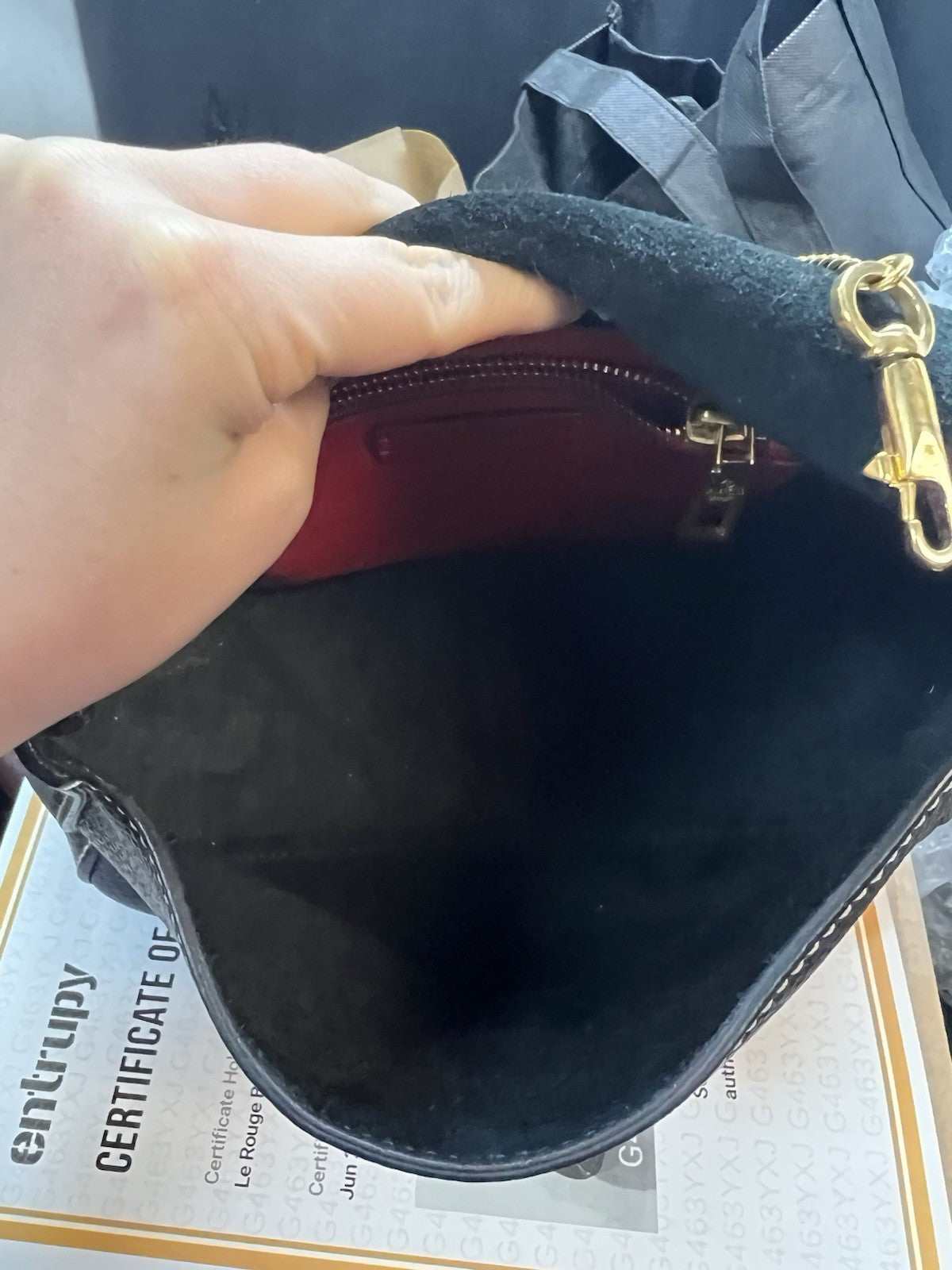 Valentino Black Rockstud V Ring Messeger Bag Duster & Authenticity