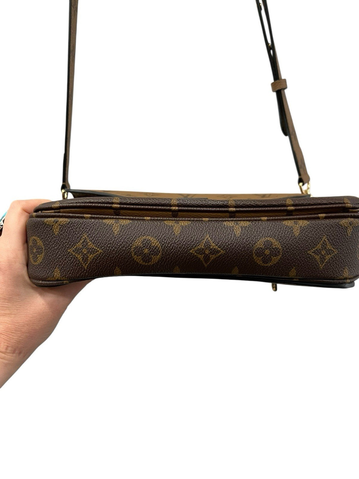 Louis Vuitton Pochette Métis Monogram Reverse