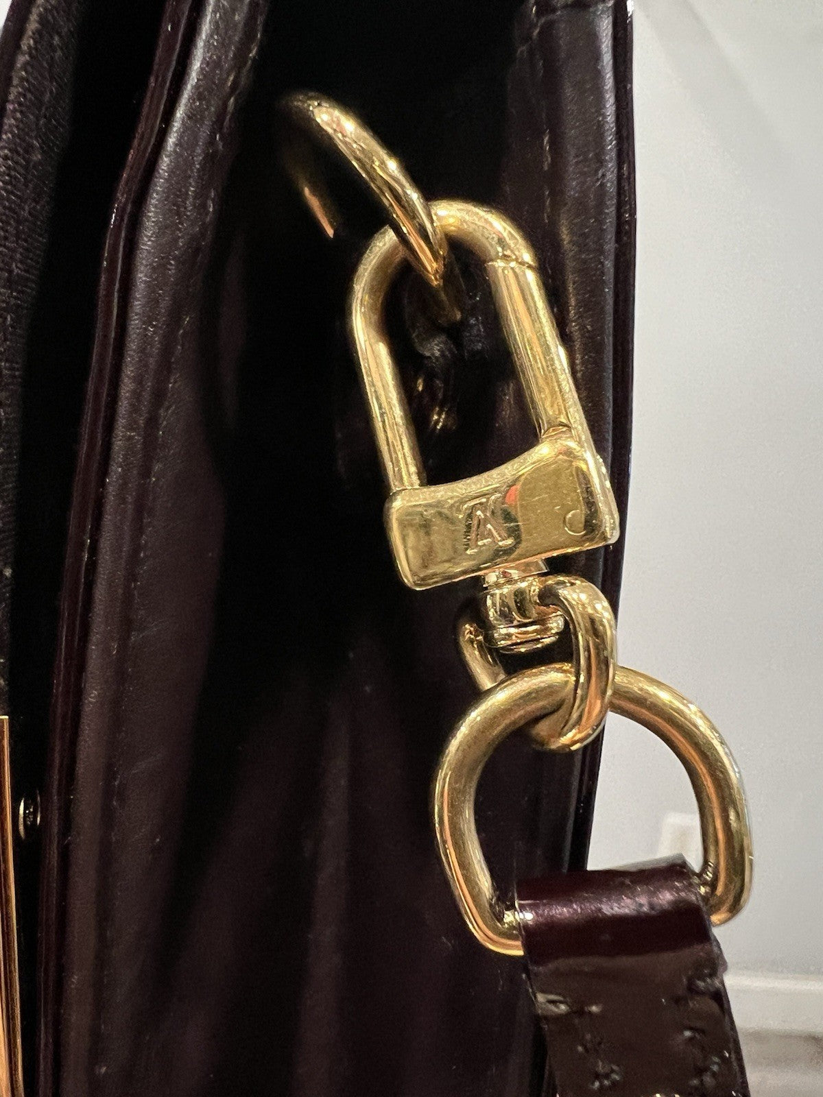 Louis Vuitton Vernis Amarante Rossmore PM Crossbody W/Box Duster & Authenticity