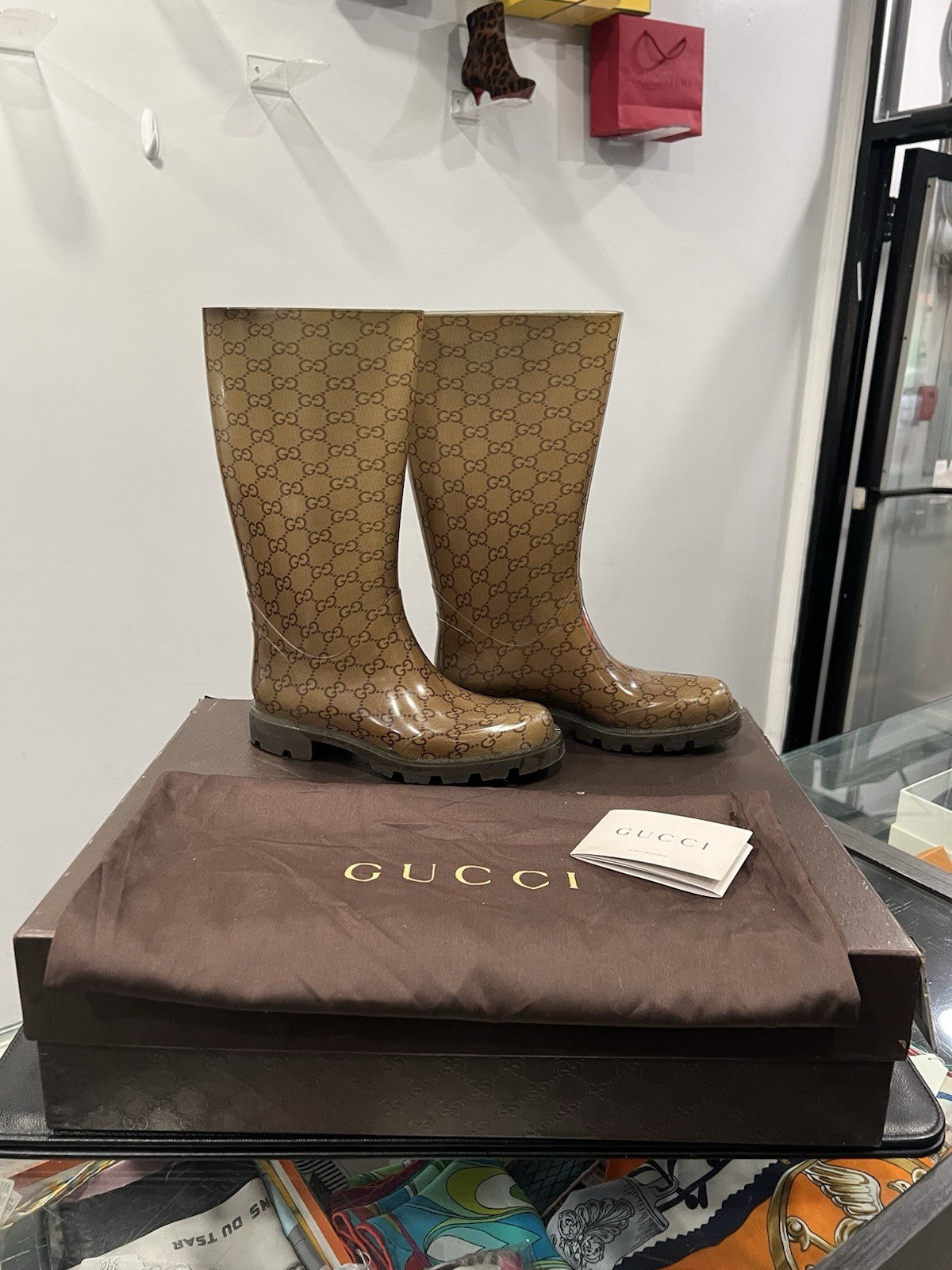 Gucci Signature Monogram Rubber Rainboots Size 6 Box & Duster