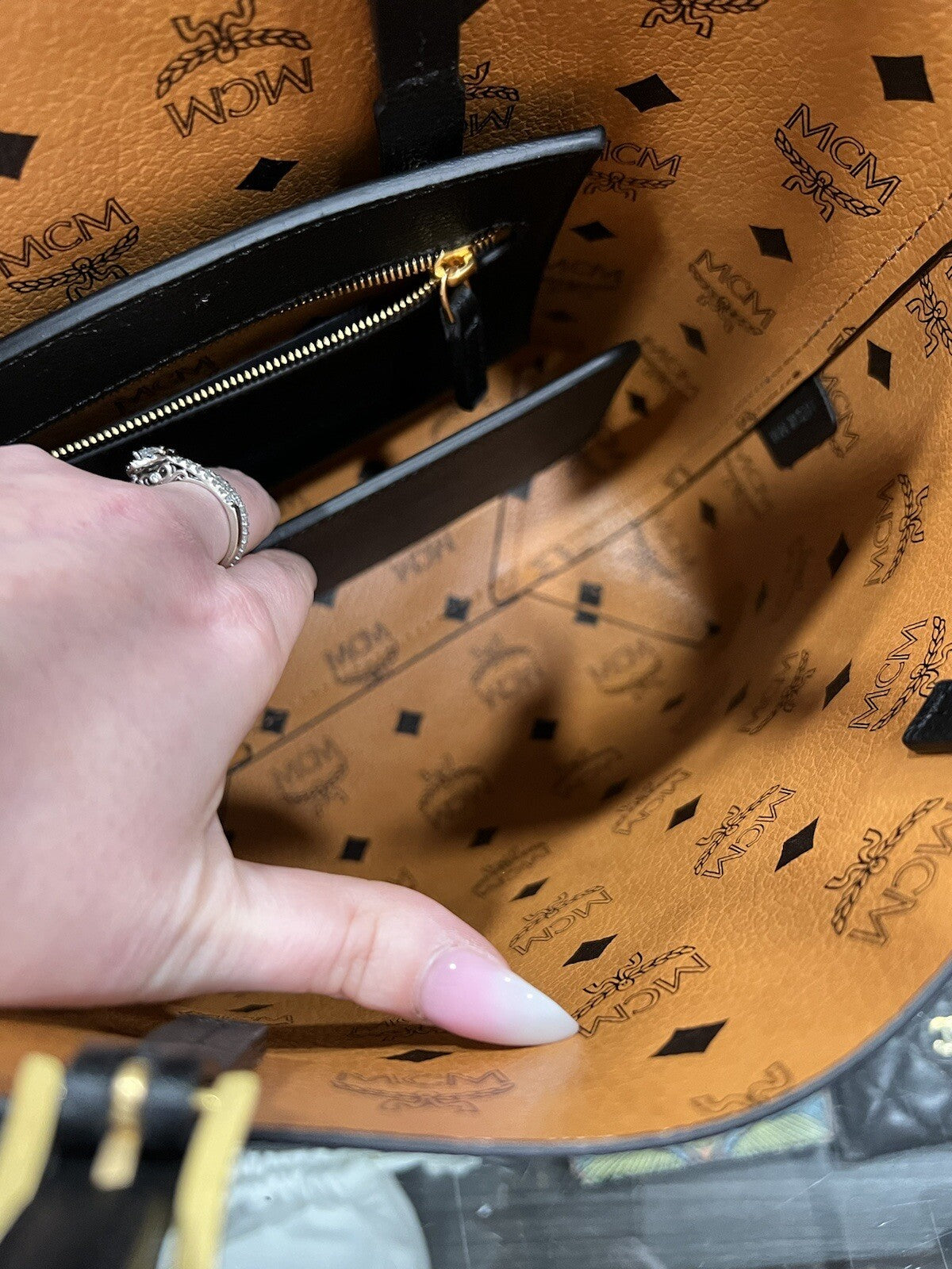 MCM Worldwide Himmel Leather Doppel Shopper Tote NWT