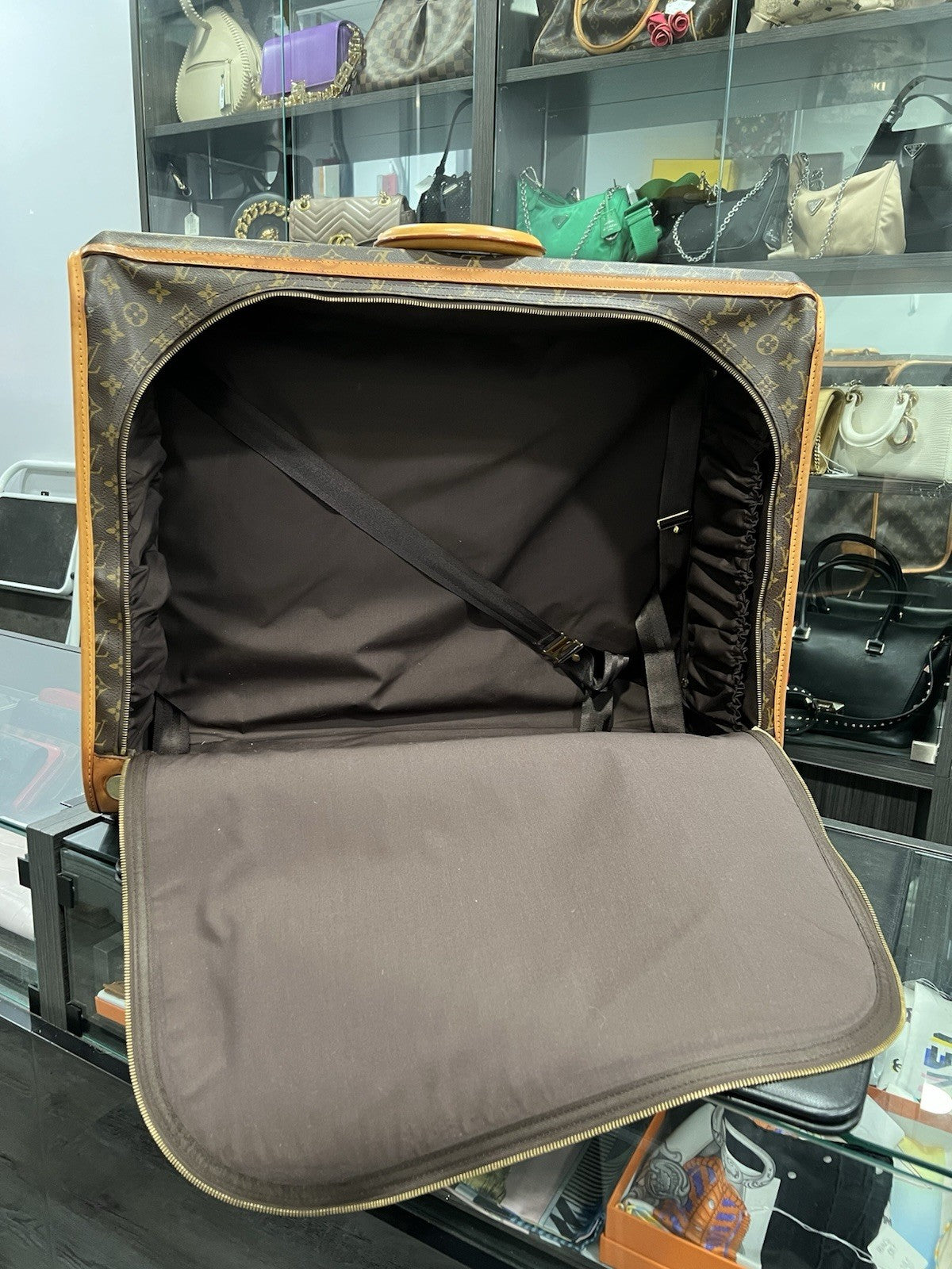 Louis Vuitton Monogram Vintage Pullman Luggage