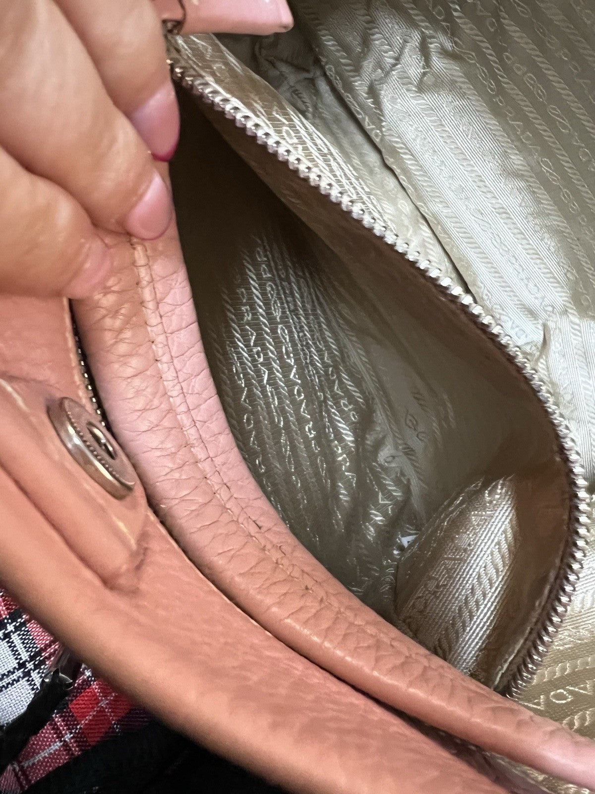 Prada Pink Leather Hobo Shoulder Bag With Authenticity