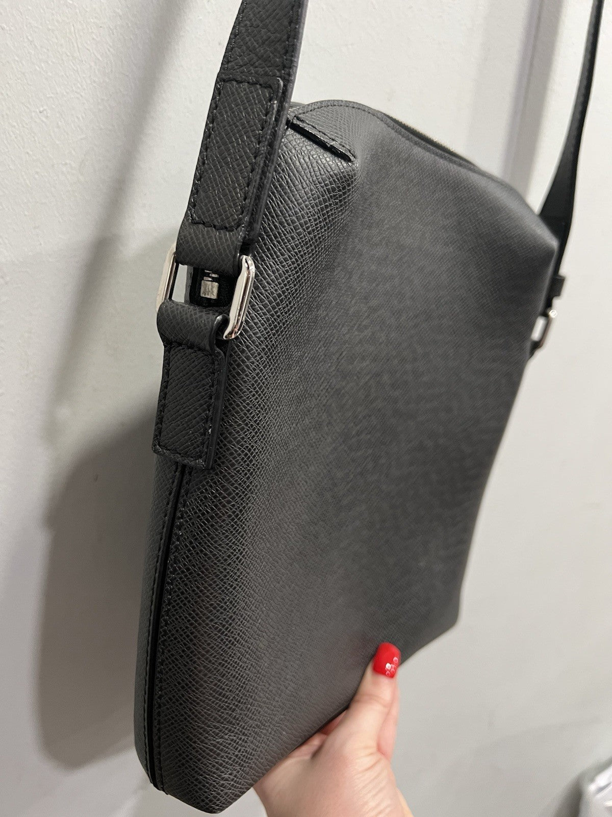 Louis Vuitton Grigori Grey Taiga Pochette Messenger Bag