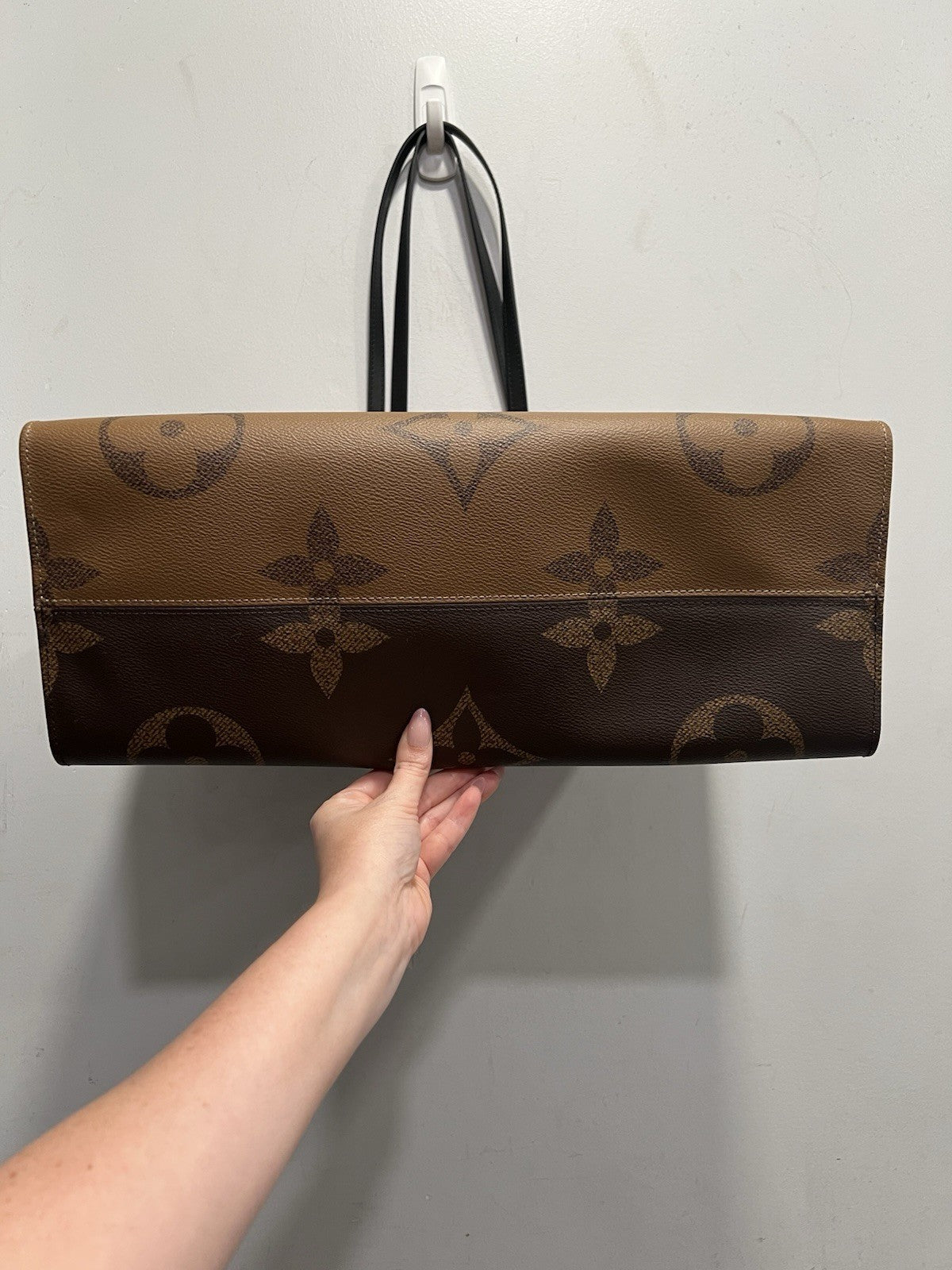 Louis Vuitton Onthego MM Monogram Reverse W/Authenticity Retail $3400