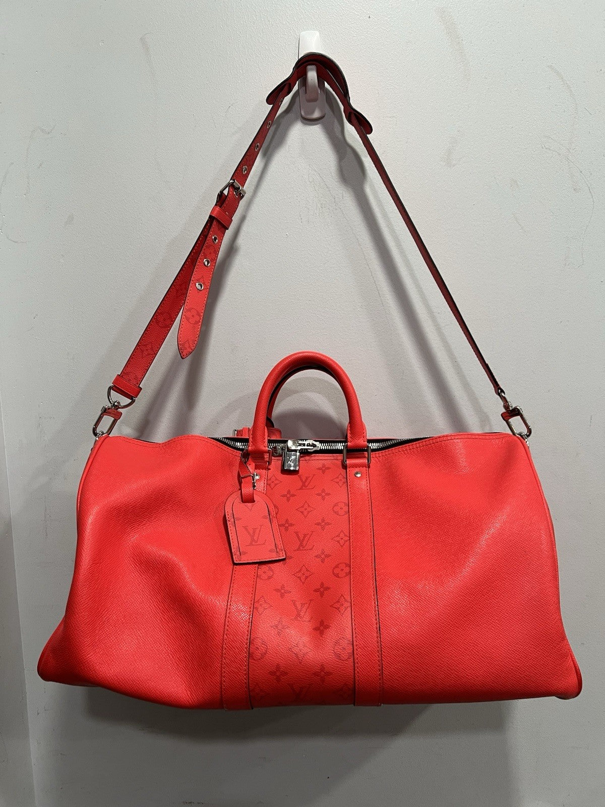 Louis Vuitton Fire Red Taigarama Bandouliere Keepall 50