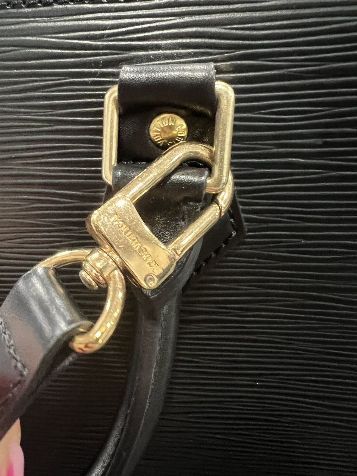 Louis Vuitton Black Epileather GM Sac Plat With Crossbody & Authenticity