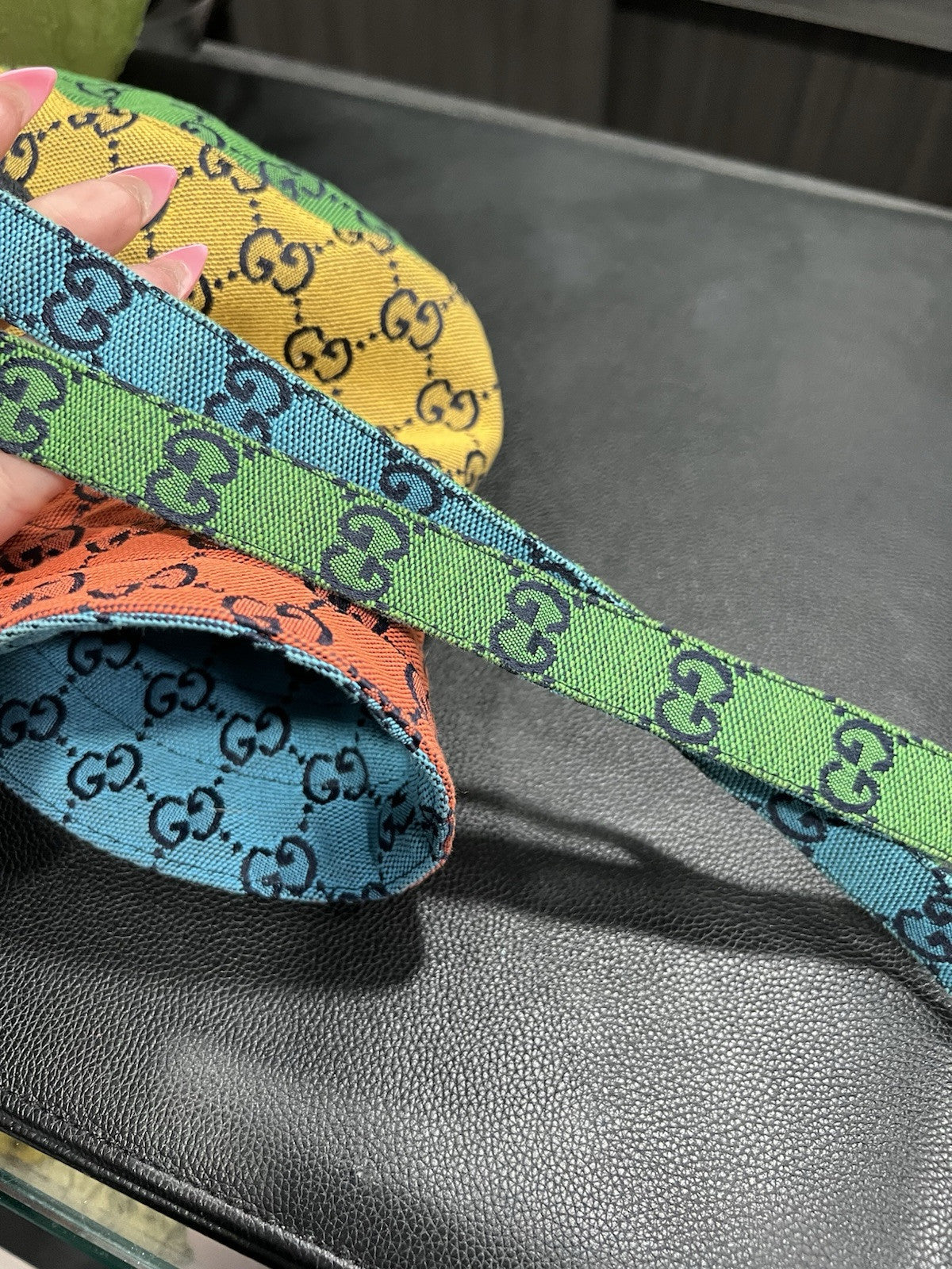 Gucci Reversible Multicolor Bucket Hat Size M WIth Box Retail $650