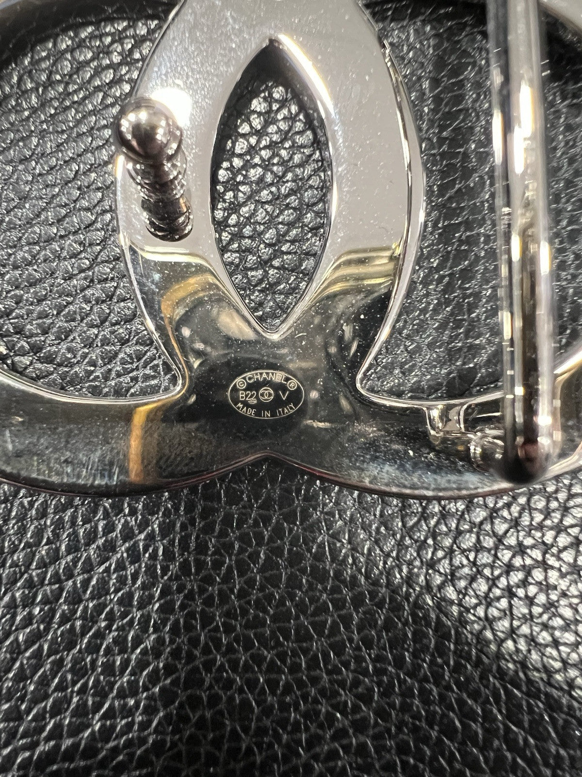 Chanel Reversible Ivory/Black Silver Large Logo Buckle Belt Size 75/28"