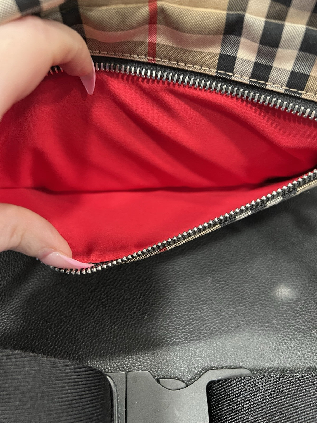 Burberry Pre-Owned 2018-2024 Medium House Check Nylon Sonny Belt Bag