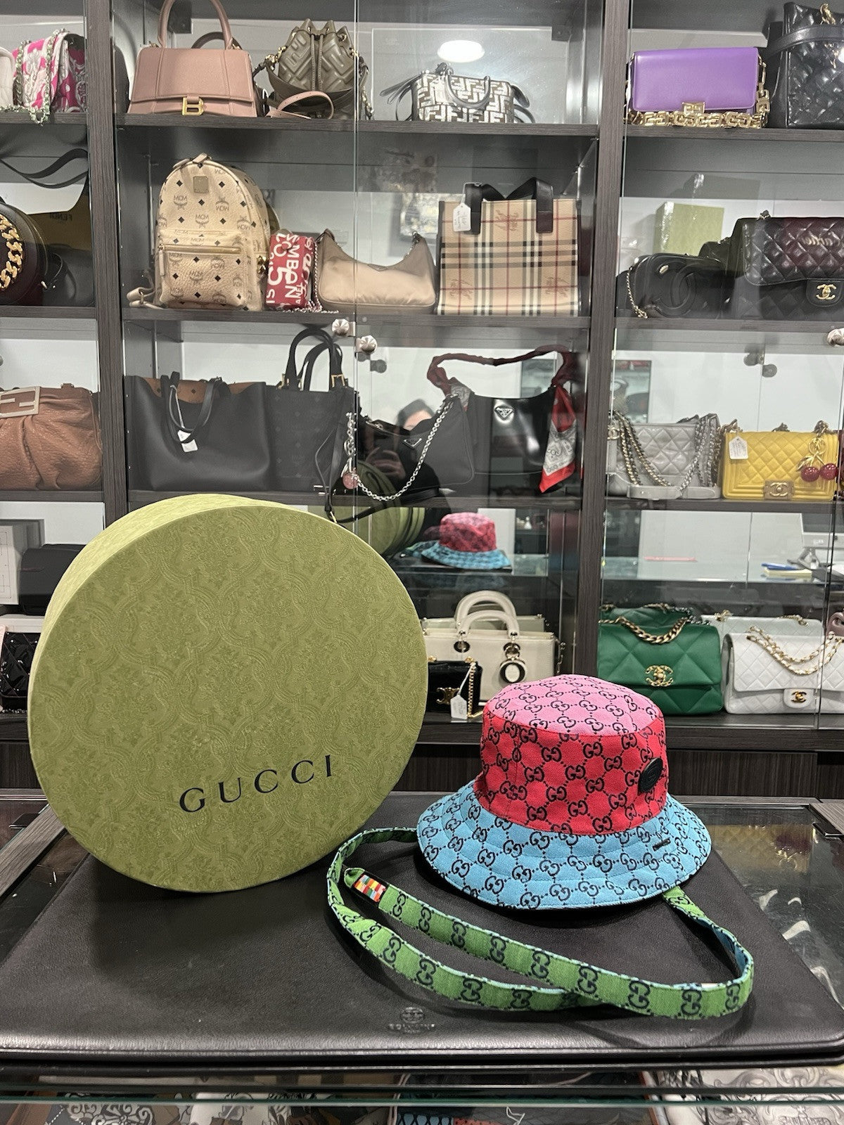 Gucci Reversible Multicolor Bucket Hat Size M WIth Box Retail $650
