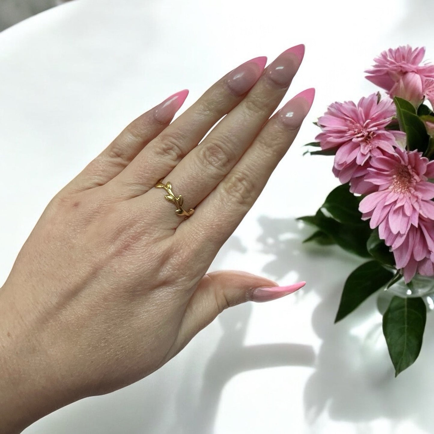 Tiffany & Co. 18k Gold Paloma Picasso Narrow Olive Leaf Size 7 Retail $1250